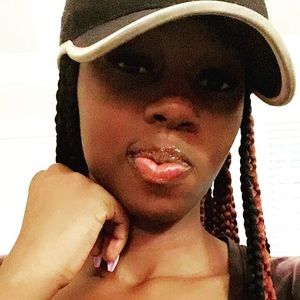 Meet your Posher, Janelle